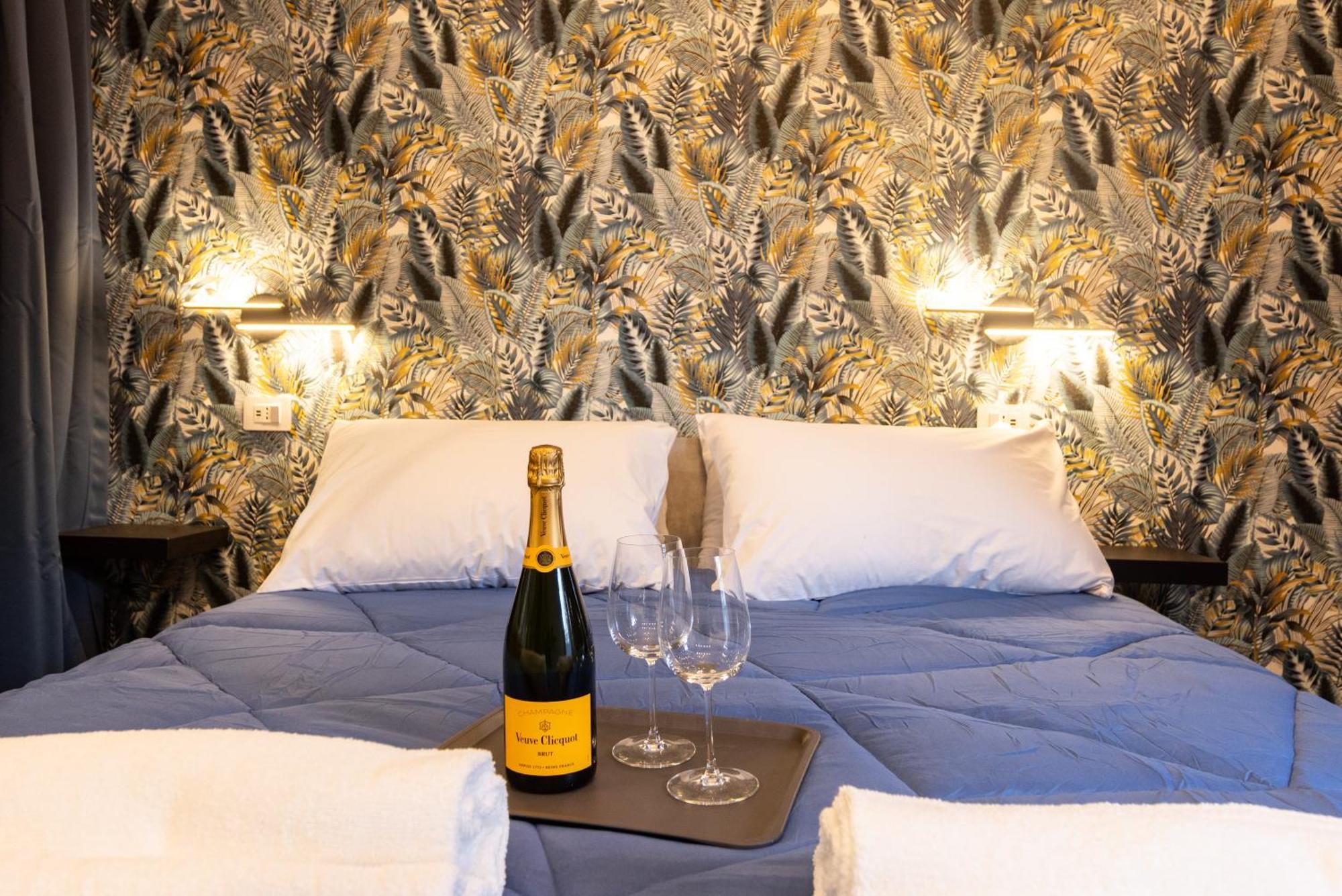 Urban Chic Luxury Suite Apartments Rom Eksteriør billede